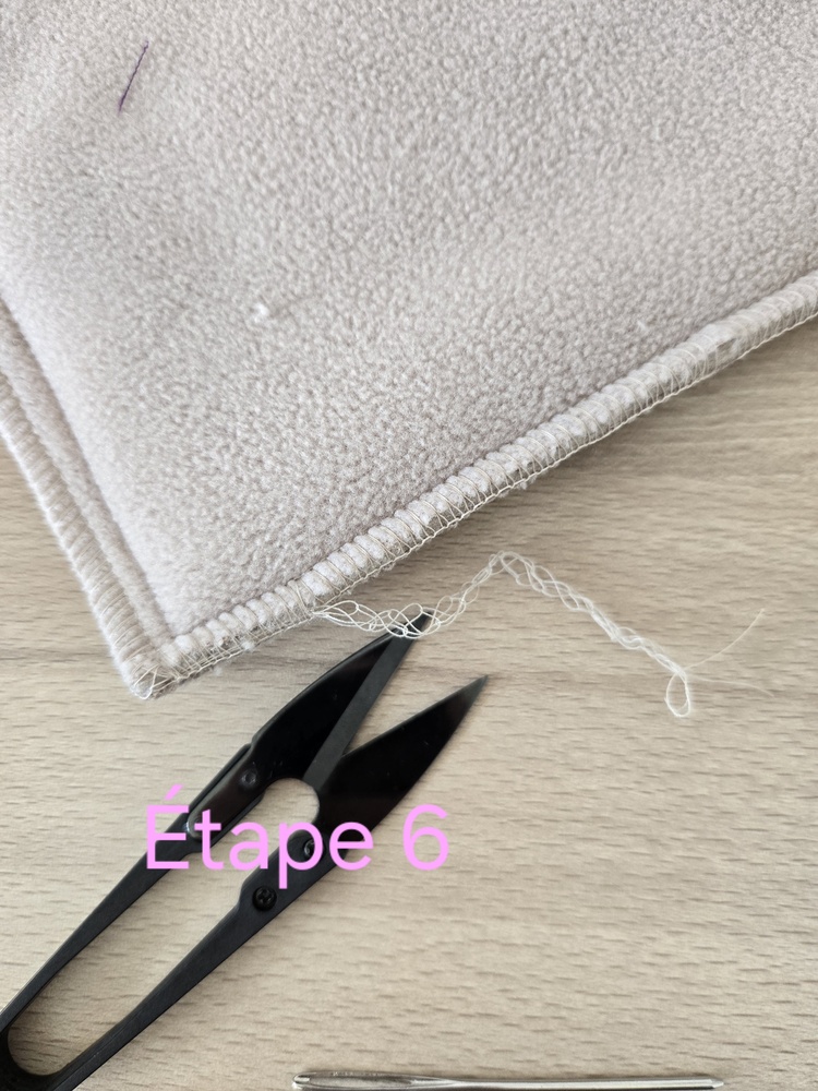 Etape 3 pour rentrer le fil après surjet